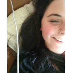 Meet your Posher, Hallie